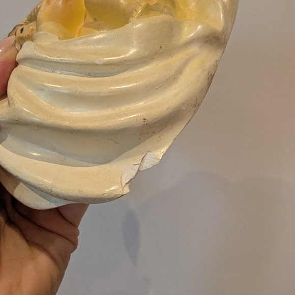 Vintage Chalkware Madonna And Child Ceam and Tan Religious Wall Plaque - Picture 5 of 7